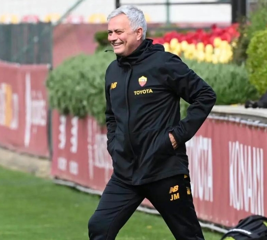 穆里尼奥：致敬年轻门将，延续不败传奇——土超揭幕战赛后感言