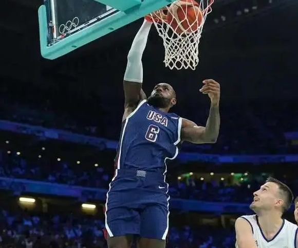 詹姆斯：逆境重生，携手并进——去年低谷后的快速组队与共同目标