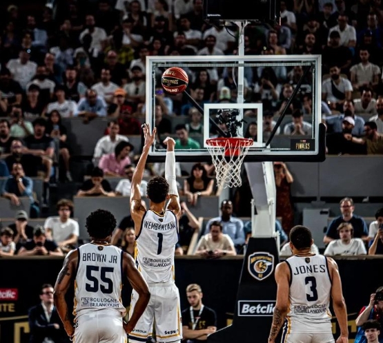 文班亚马第二次FIBA大赛决赛负于美国，此前U19决赛也曾遭遇失利