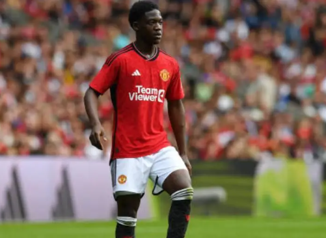 邮报：贝蒂斯曾尝试租借安东尼+埃里克森，但被曼联拒绝了