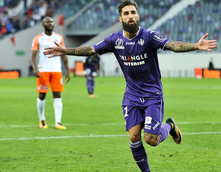 维蒂尼亚点射建功，巴黎客胜里尔展风采