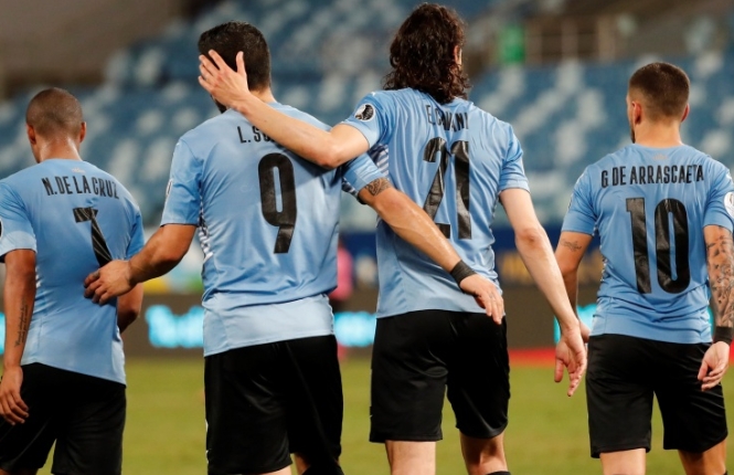 传奇落幕！苏亚雷斯宣布国家队谢幕，乌拉圭两大神锋告别