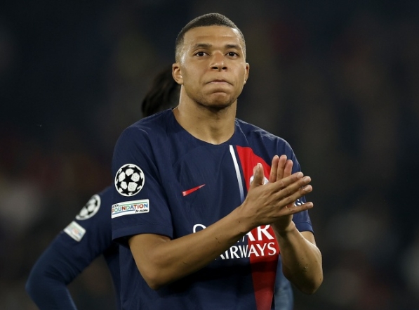 姆巴佩的荣耀之路：金球提名，王者前行