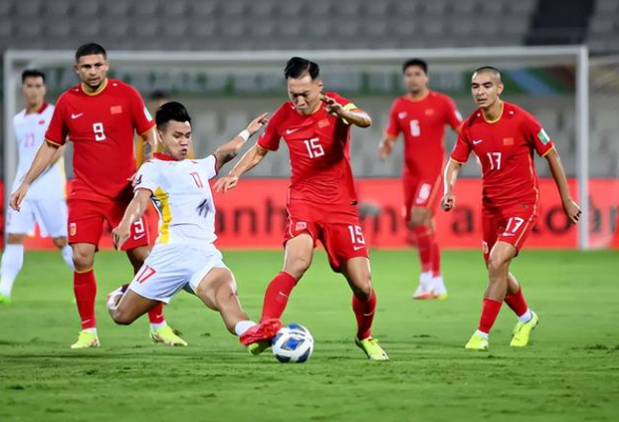 粤报：低调出征的国足能否“守”出奇迹，为18强赛开个好头