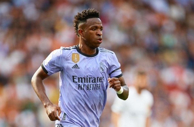 维尼修斯言论引发风波：皇马的两难之境