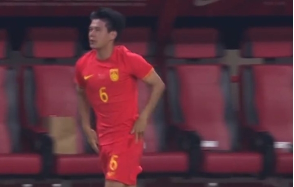 刘浪舟：国青队后防线上的闪耀新星