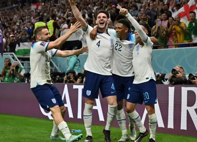 欧国联：赖斯传射建功，英格兰客场2-0击败爱尔兰