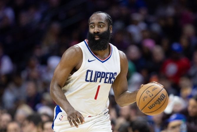 现役球员 40 + 场次排名：巨星闪耀，竞争激烈