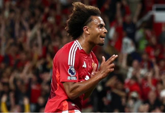 布朗心中曼联最佳阵引热议，齐尔克泽入选霍伊伦落选