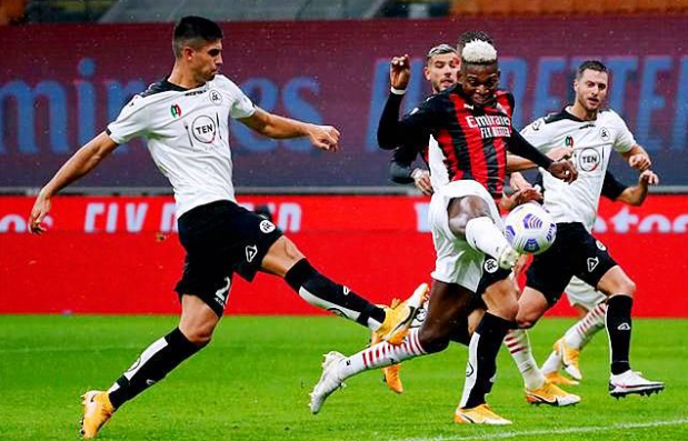 官方：帕尔马球员丹尼斯-曼被评为8月份意甲最佳球员