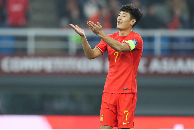 武磊：在争议中前行的国足锋将