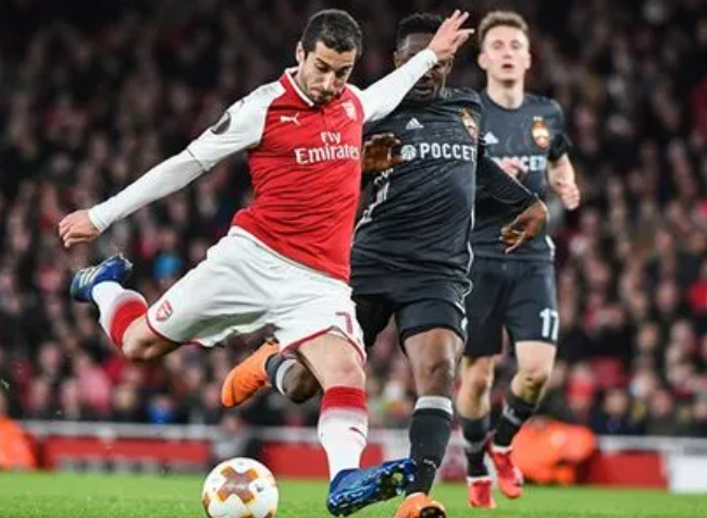 默森：伦敦德比阿森纳可能会派出特罗萨德或斯特林担任中锋