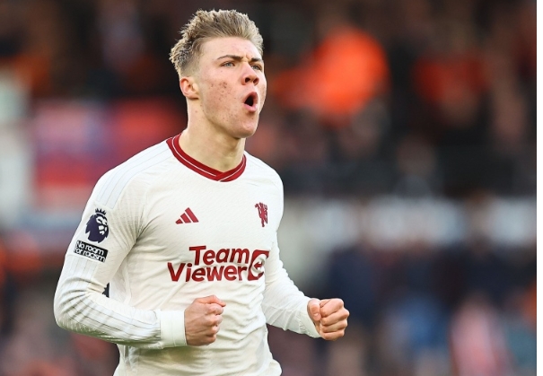 霍伊伦：曼联锋线的希望之星