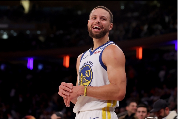 库里的传奇延续：小里弗斯的展望