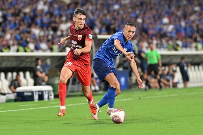 中超风云：争冠悬念与保级混战