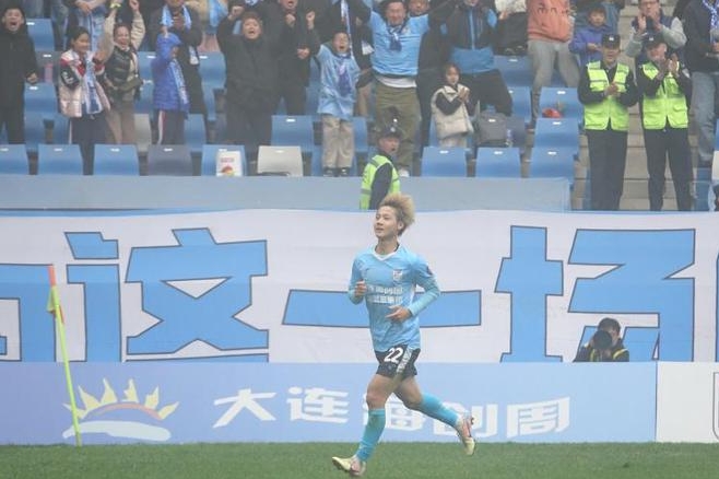 大连英博：冲超之路遇挑战