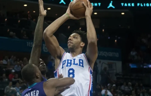 奥卡福：重返 NBA 之路，从步行者训练营合同开启