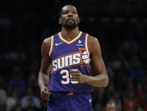 杜兰特展望新赛季：太阳队的竞争力与团队力量