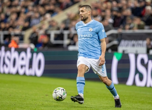 曼城 3 - 2 富勒姆赛后：曼彻斯特晚报评分，多库世界波球员各有千秋