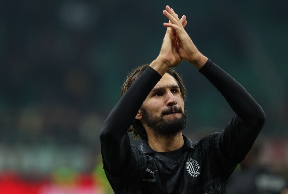 米兰旧将阿德利：效力两年 1 球，到佛罗伦萨 6 场 2 球