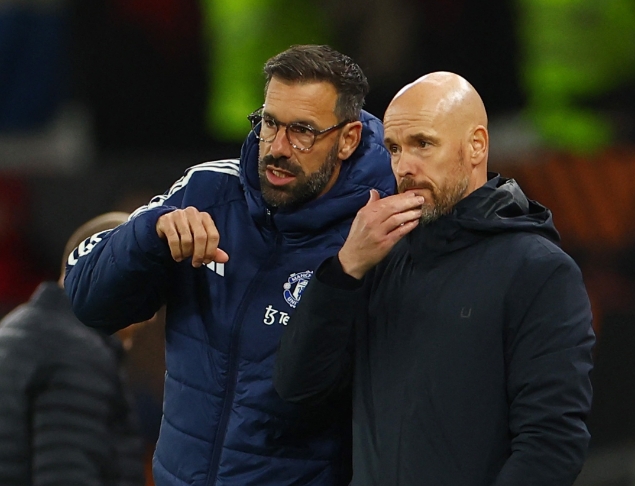 滕哈赫在不确定中坚守，曼联未来何去何从？