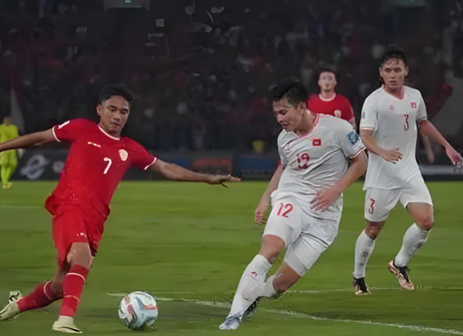 每日新报：国足从上到下已经默认或接受了现实：就是打不过，没招儿