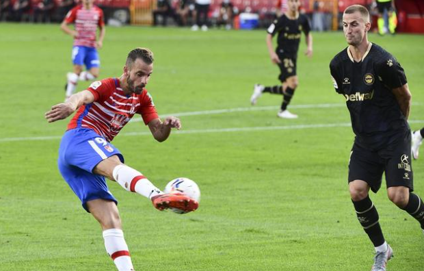 父亲：巴萨在找布斯克茨的接班人，赖因德斯不是那种类型的球员