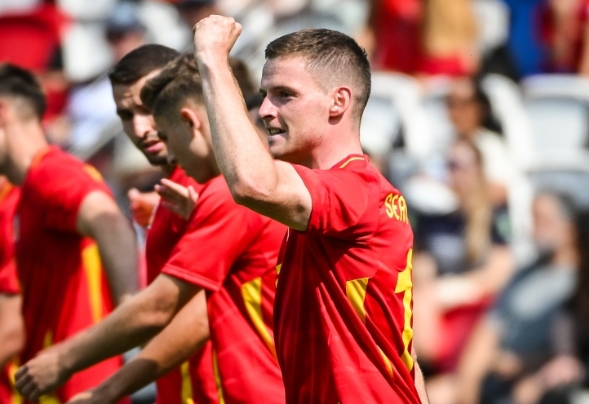 塞尔吉奥 - 戈麦斯：国家队首秀的璀璨瞬间