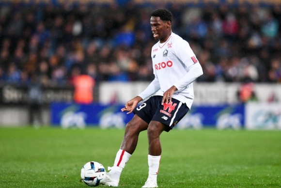 乔纳森・戴维引争抢，尤文欲占先机