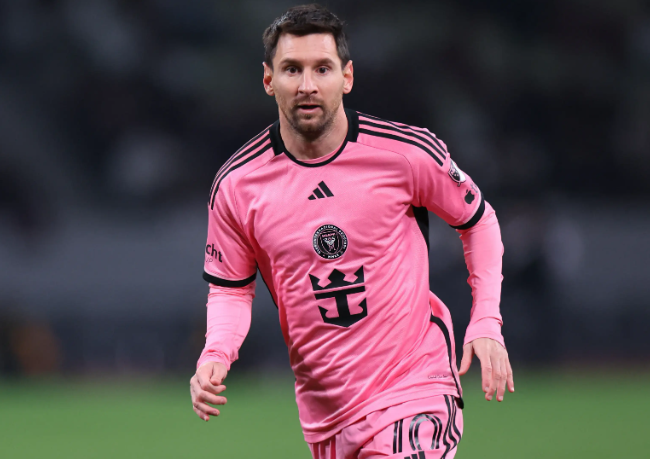 阿尔巴社媒晒与梅西合照：今天我们创造了美职联的历史!74分!