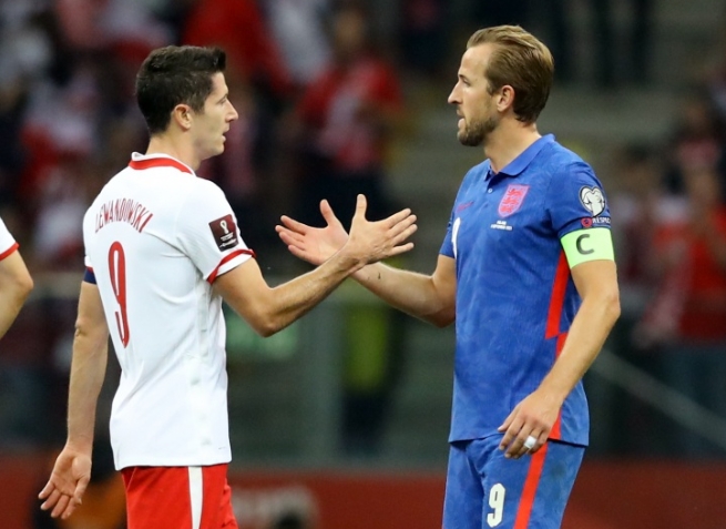 莱万与凯恩，拜仁锋线双星闪耀