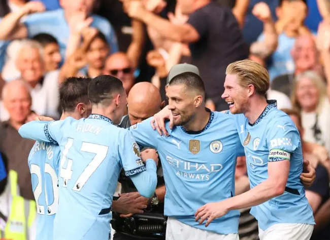 欧联杯积分榜：曼联三连平暂排第21，费内巴切1胜2平暂排第14