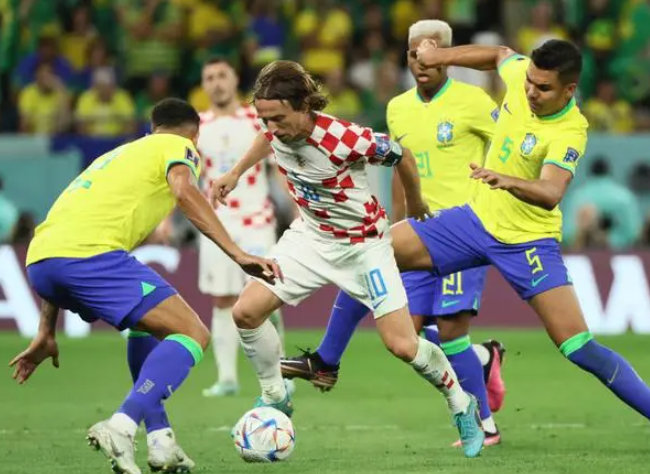 欧冠第3轮：皇马5-2逆转多特，维尼修斯当选最佳球员