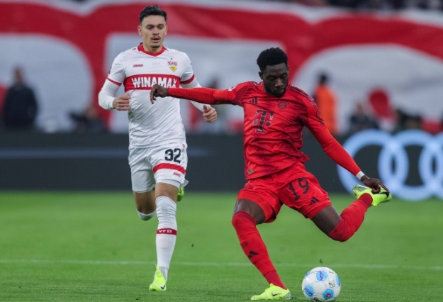 戴维斯离队风波：拜仁困境与豪门争抢