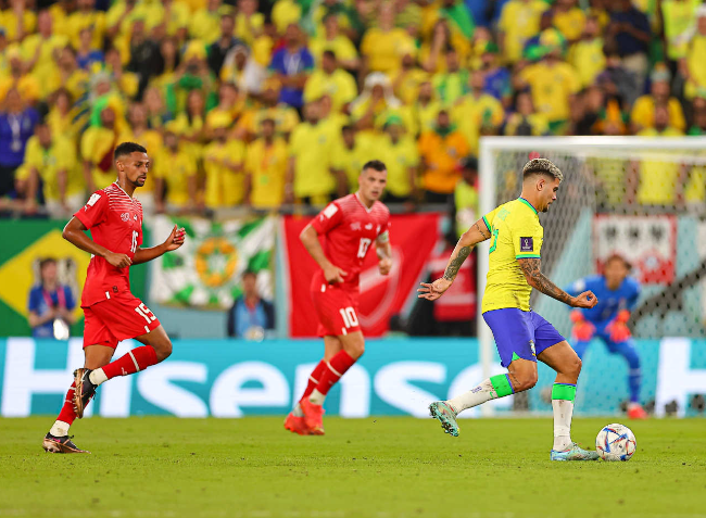 欧冠第3轮官方最佳阵：巴西双星领衔