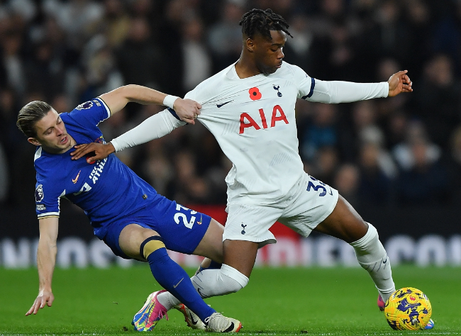 拉维亚：现在我在上场时感觉好多了，我喜欢和他们在一起