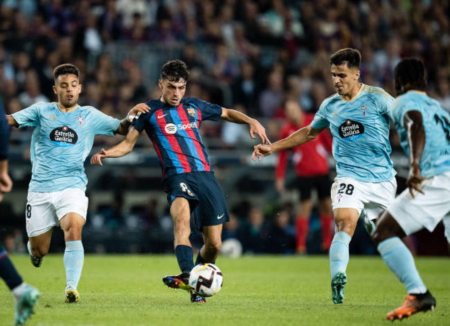 京多安转发了巴萨4-0大胜皇马海报：在伯纳乌的一个有力证明