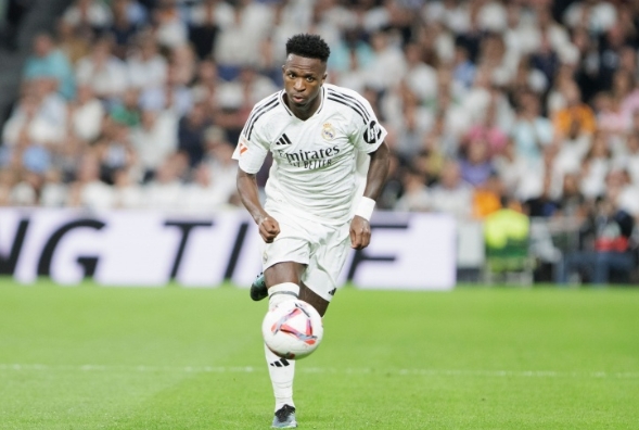 维尼修斯：反对种族歧视，支持巴萨受辱球员