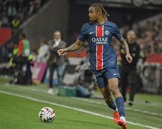 22 岁巴尔科拉：8 球 1 助助巴黎 3 - 0 胜马赛，闪耀法甲