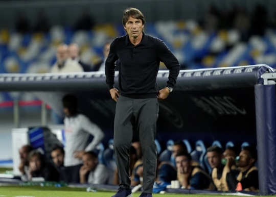 那不勒斯 2 - 0 米兰：打破六年魔咒，意甲风云再现