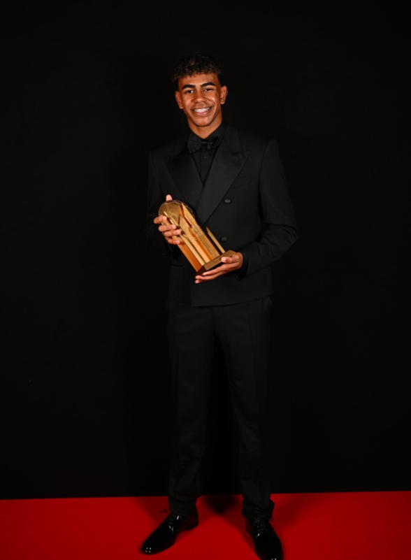 亚马尔将展示科帕奖！17 岁天才闪耀巴萨