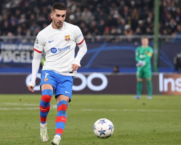 费兰 - 托雷斯：援助家乡洪灾，巴萨球星的爱心行动