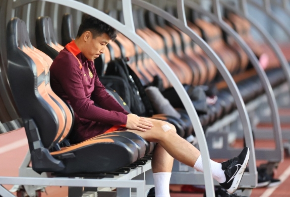 国足西征：迪拜备战有挑战有希望