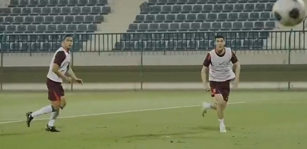 张玉宁和拜合拉木：国足锋线的希望之星？