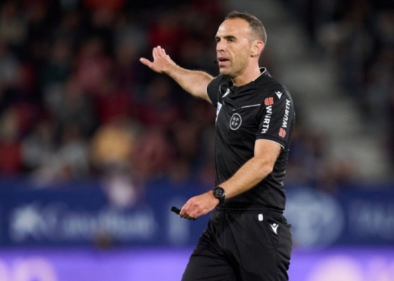 巴萨虽领跑仍存隐忧：两败皆由同一裁判执法之惑