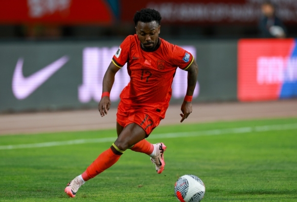 国足客战巴林：伤病阴影下的突围之战