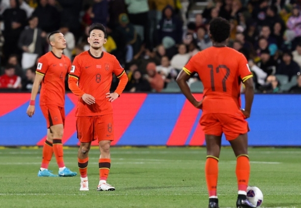 李佳悦点赞国足：从地狱到天堂的绝杀