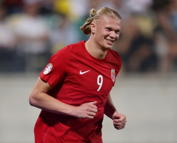 哈兰德盛赞：挪威胜利背后的团队力量