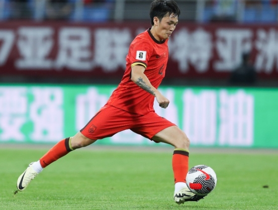 国足补招王振澳 应对阵容危机