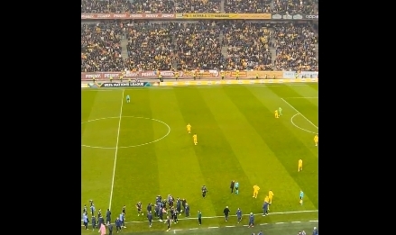 欧国联乱局：球迷呐喊引发的赛场风波